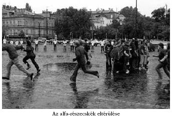 Az alfa-részecskék eltérülése